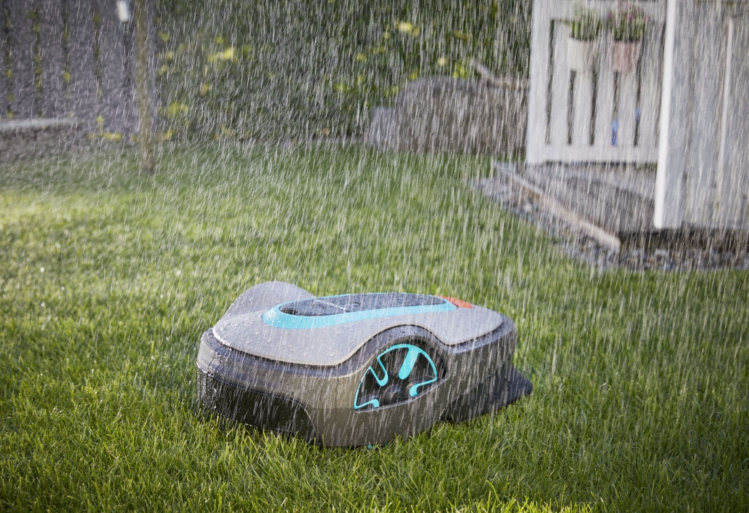 Er mäht auch beim Regen 