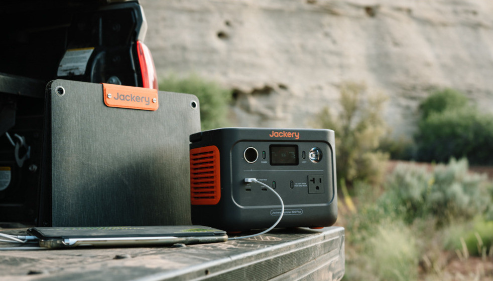 Der Jackery Explorer 300 Plus wird vorgestellt