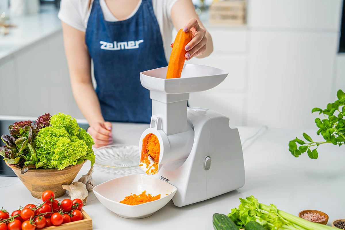 Im Lieferumfang enthalten ist eine Reibe