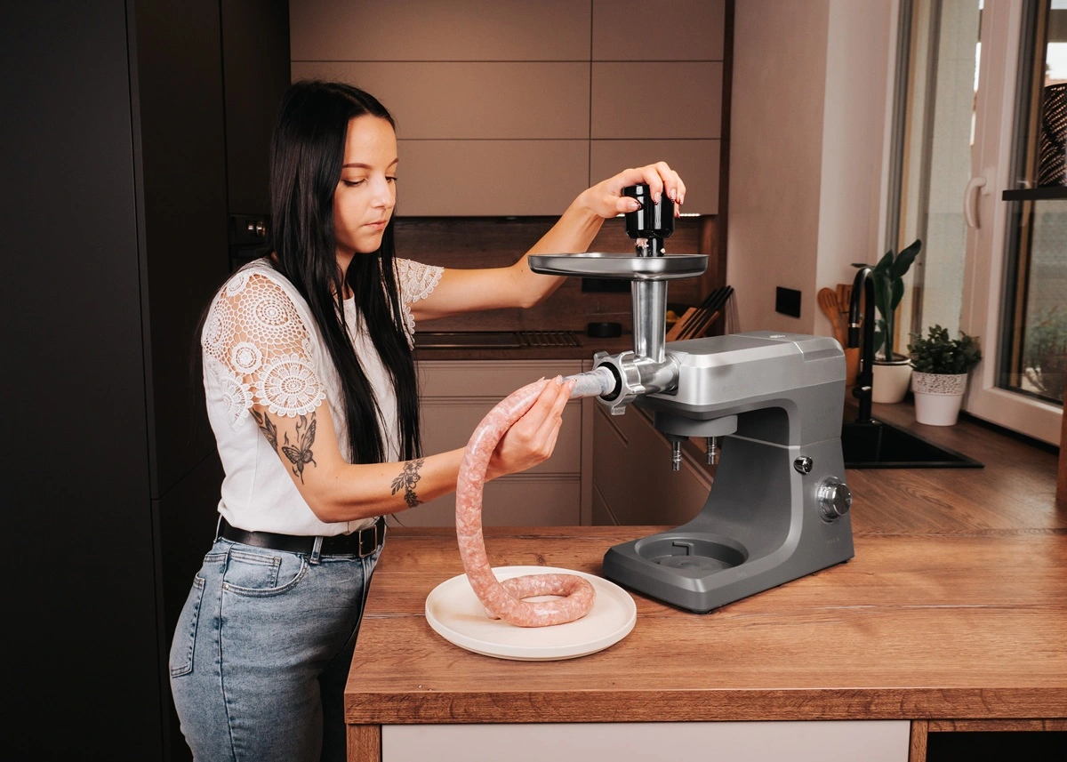 Fleischwolf mit Aufsatz für hausgemachte Würste, Würstchen und Frikadellen