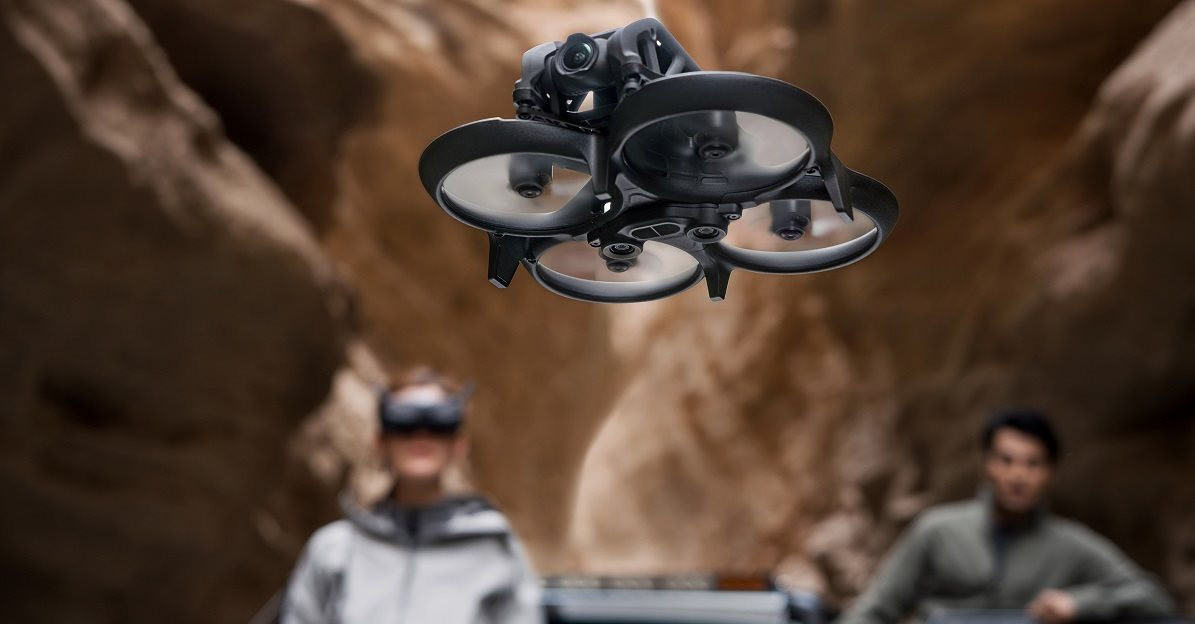 Steuern Sie die DJI Avata Pro-View Combo Drohne wie Sie wollen